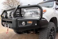 Roo Bar Toyota Land Cruiser Yang Berkembang Secara Automatik Pada Waktu Malam