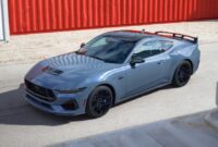 Khemah Atas Bumbung Ford Mustang dengan Tempat Perlindungan Pop-up dan Roo-Safe Automatik